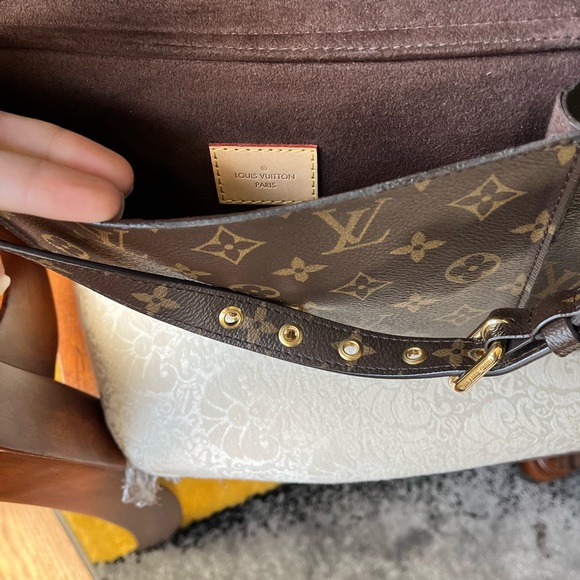 Louis Vuitton Metis Hobo Monogram Canvas - Picture 4 of 5